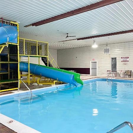 Camp Inn Lodge Au Sable Ngoại thất bức ảnh