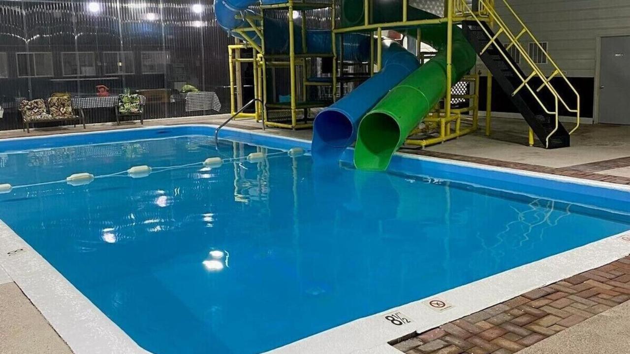 Camp Inn Lodge Au Sable Ngoại thất bức ảnh