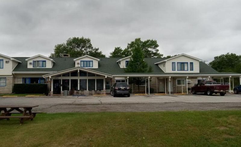Camp Inn Lodge Au Sable Ngoại thất bức ảnh
